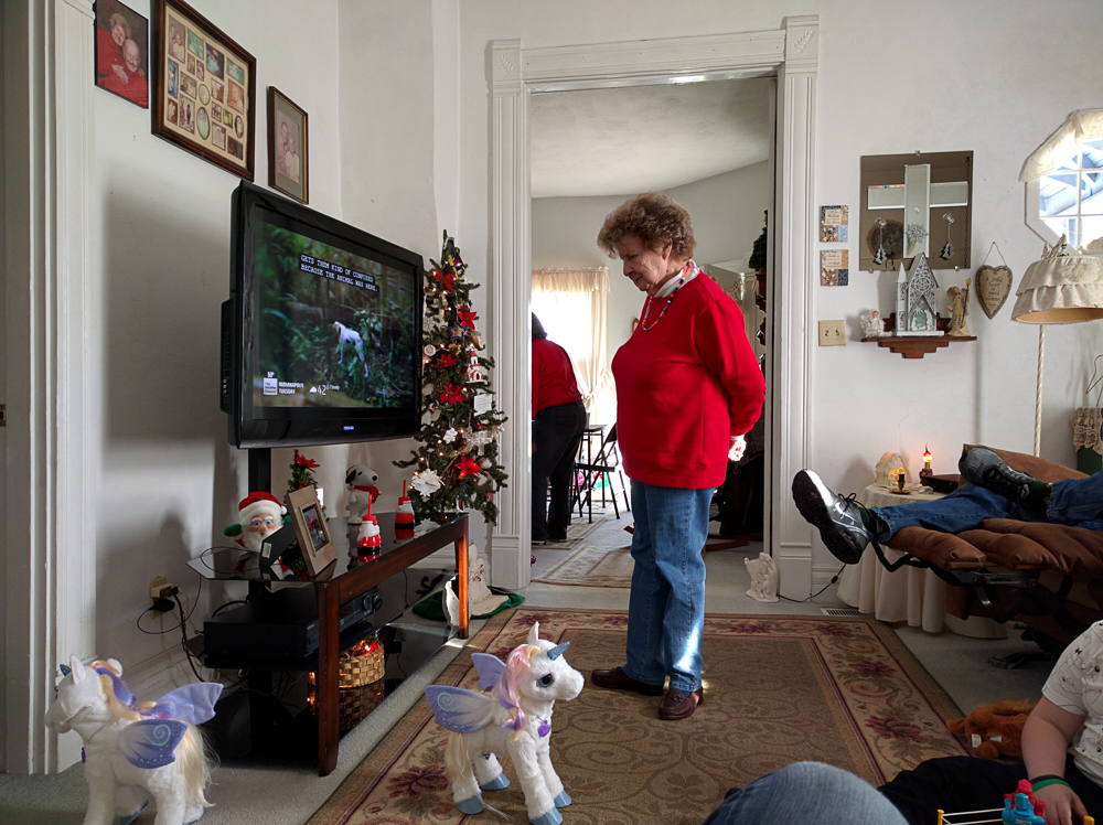 Everytime they walked through the room they stopped for several minutes :)